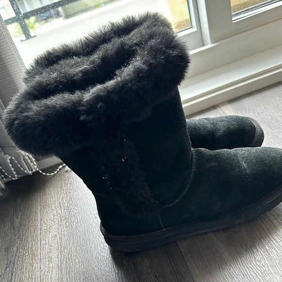 Lamo Cow Suede Boots Women's Black Fur-Lined Boots - Picture 11 of 14